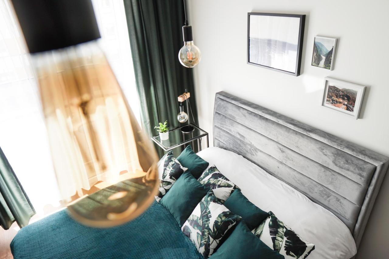 Vizzit Us Premium Apartments Warszawa Exteriör bild