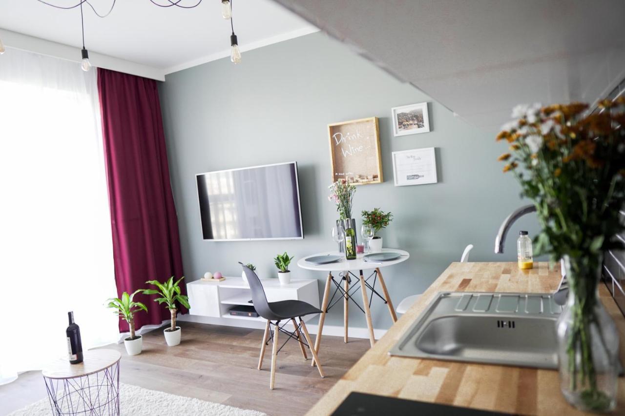 Vizzit Us Premium Apartments Warszawa Exteriör bild