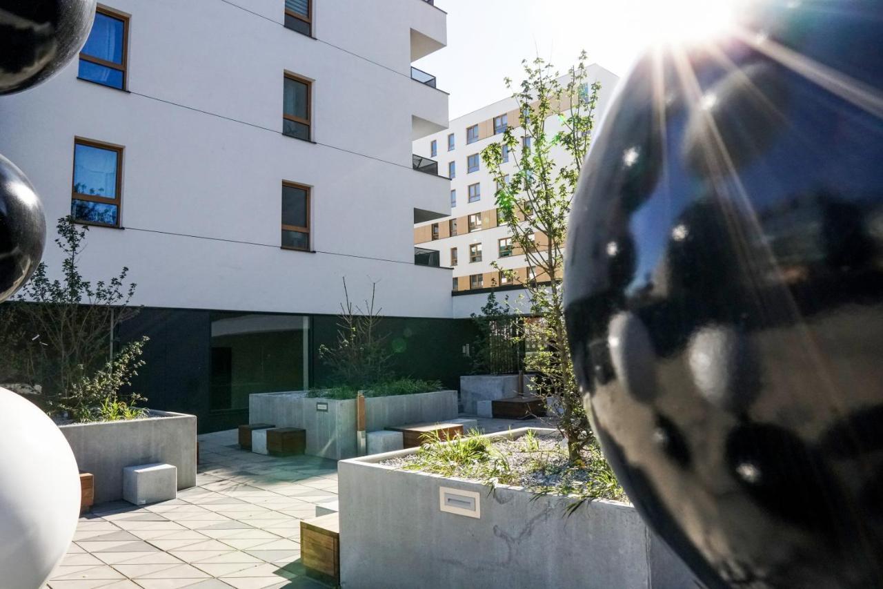 Vizzit Us Premium Apartments Warszawa Exteriör bild
