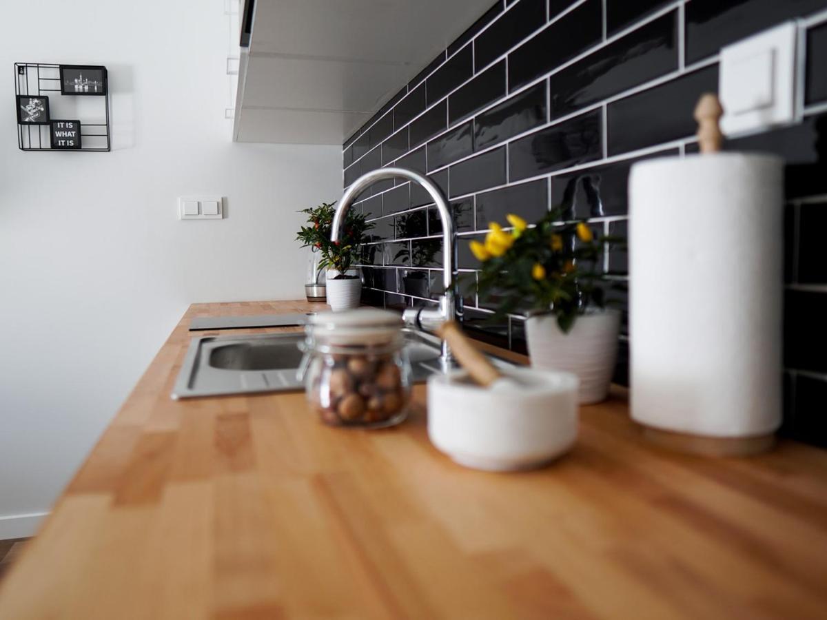 Vizzit Us Premium Apartments Warszawa Exteriör bild