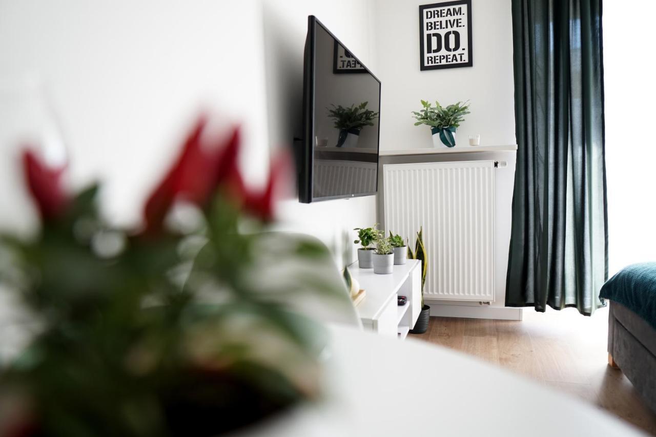Vizzit Us Premium Apartments Warszawa Exteriör bild
