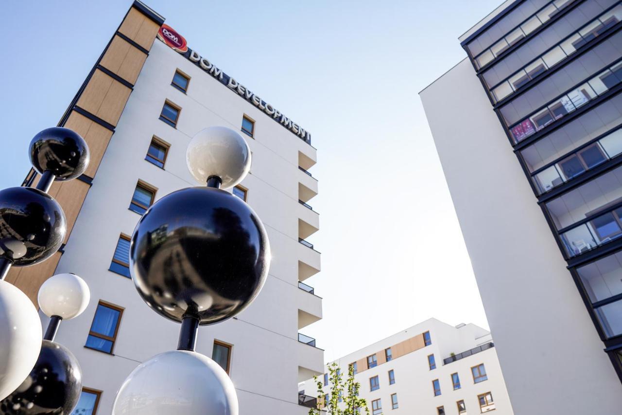 Vizzit Us Premium Apartments Warszawa Exteriör bild