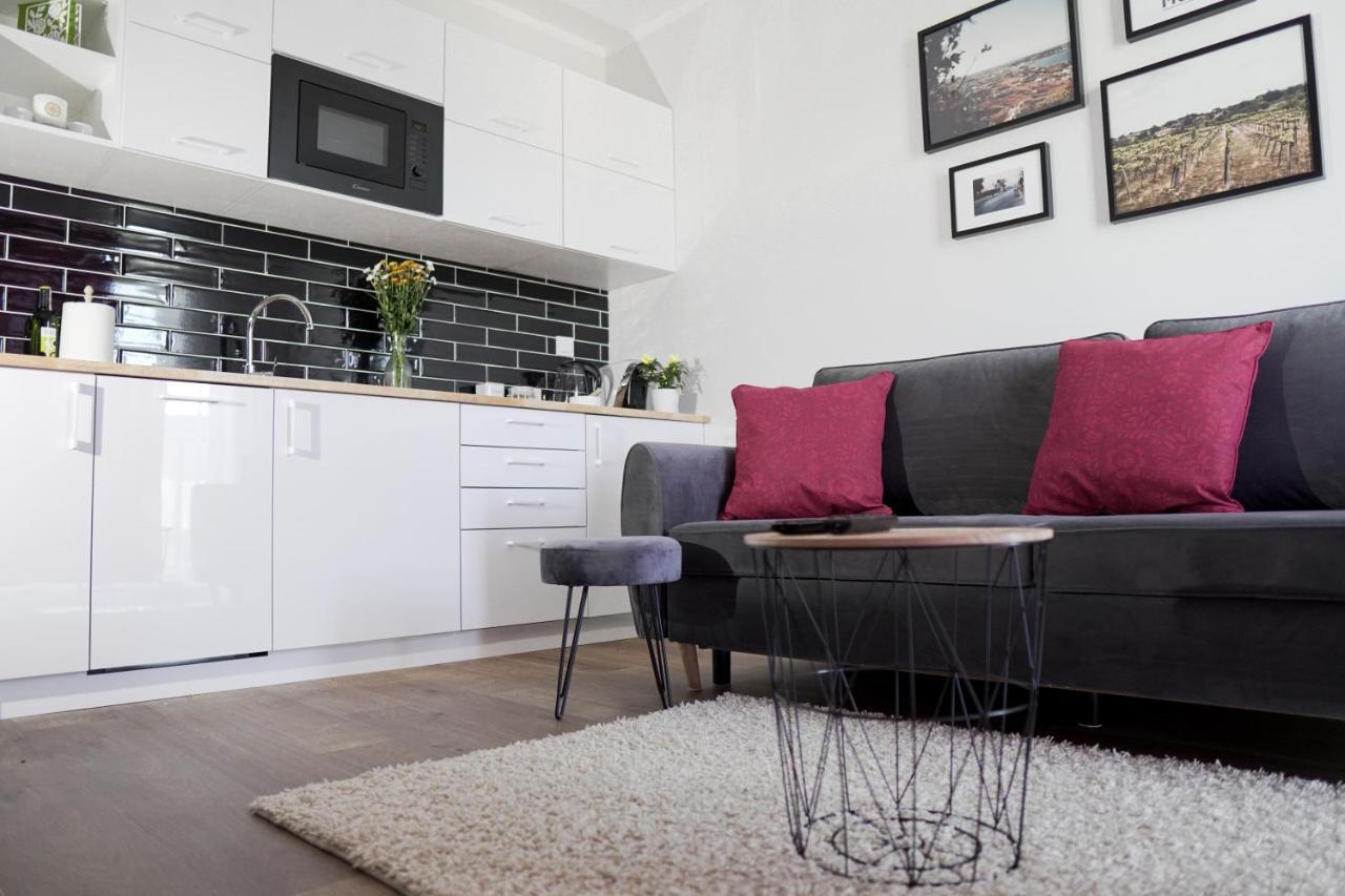 Vizzit Us Premium Apartments Warszawa Exteriör bild