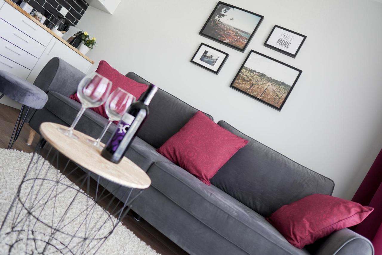 Vizzit Us Premium Apartments Warszawa Exteriör bild